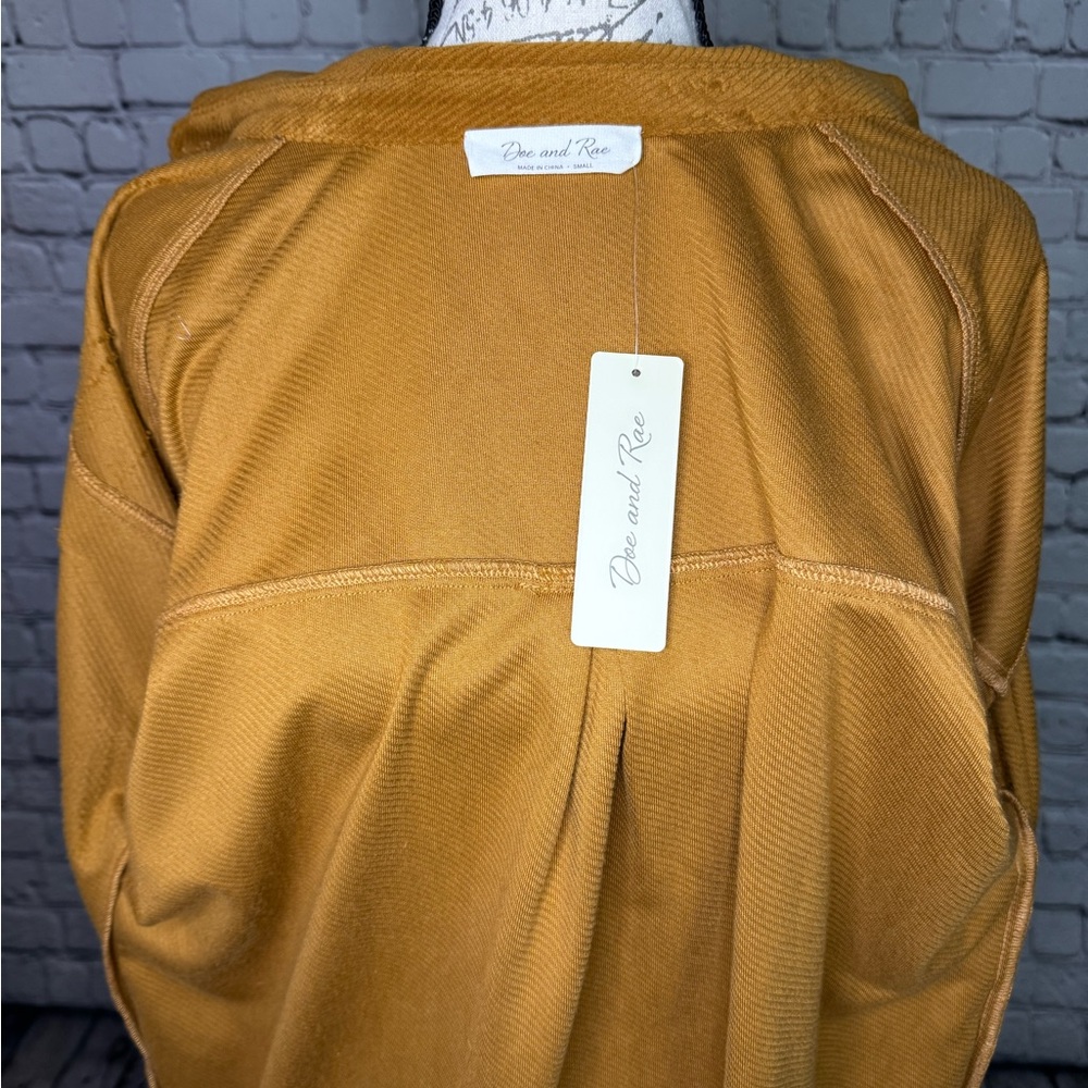 Women's Lightly Ribbed Shacket - Picture 8 of 9